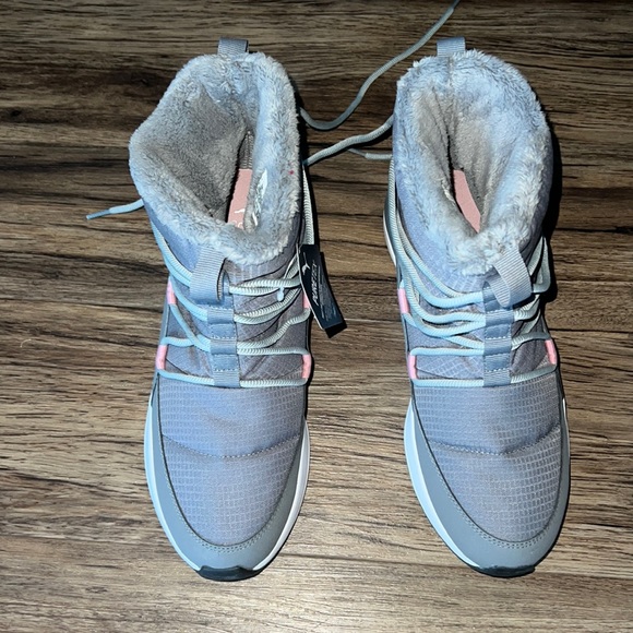 Winter boots - Picture 1 of 3